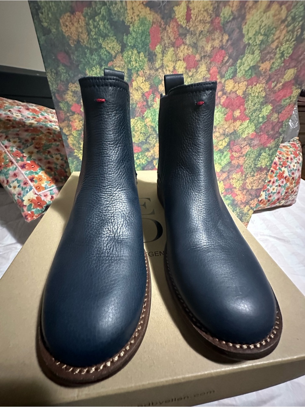 Ellen Degeneres Dark Navy pebbled  Leather Zabi Ankle Boots with Red Stitch nwb